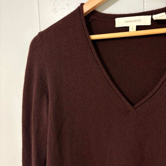 Inhabit 100% Cashmere V-Neck Sweater Small Burgundy Minimalist Lightweight Cozy - Picture 3 of 6
